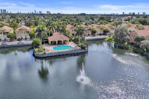 1825 Sonrisa Drive Riviera Beach FL 33404