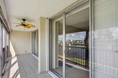 985 SE 19 Avenue Deerfield Beach FL 33441