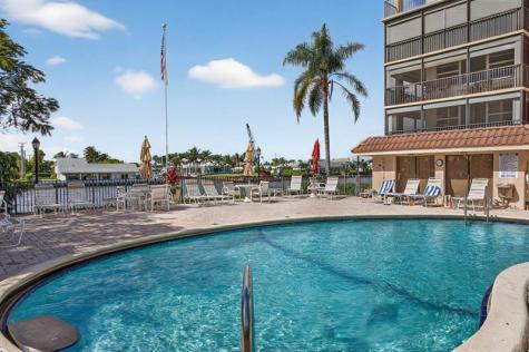 985 SE 19 Avenue Deerfield Beach FL 33441