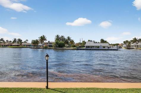 985 SE 19 Avenue Deerfield Beach FL 33441
