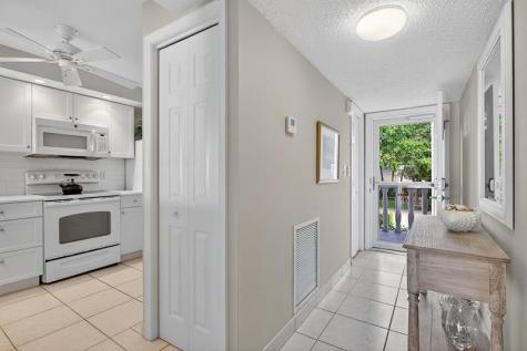 985 SE 19 Avenue Deerfield Beach FL 33441