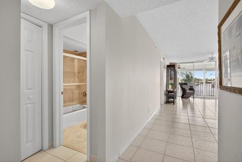 985 SE 19 Avenue Deerfield Beach FL 33441