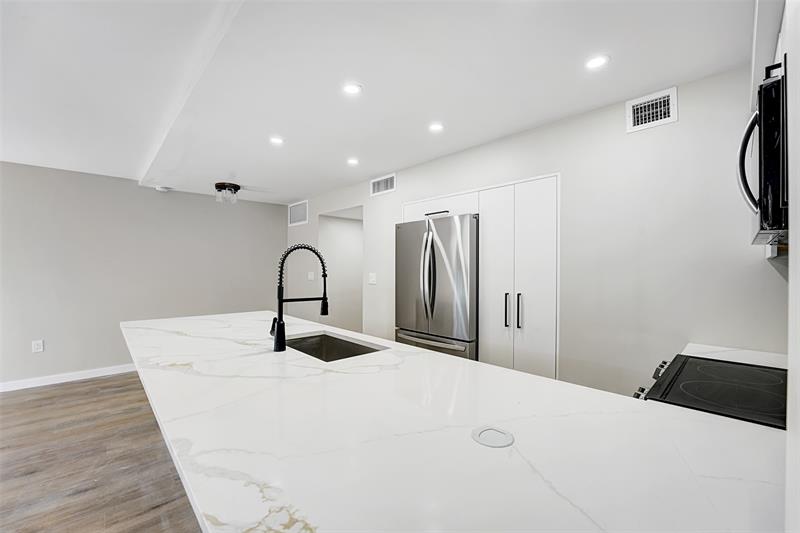 1100 SE 5th Court Pompano Beach FL 33060
