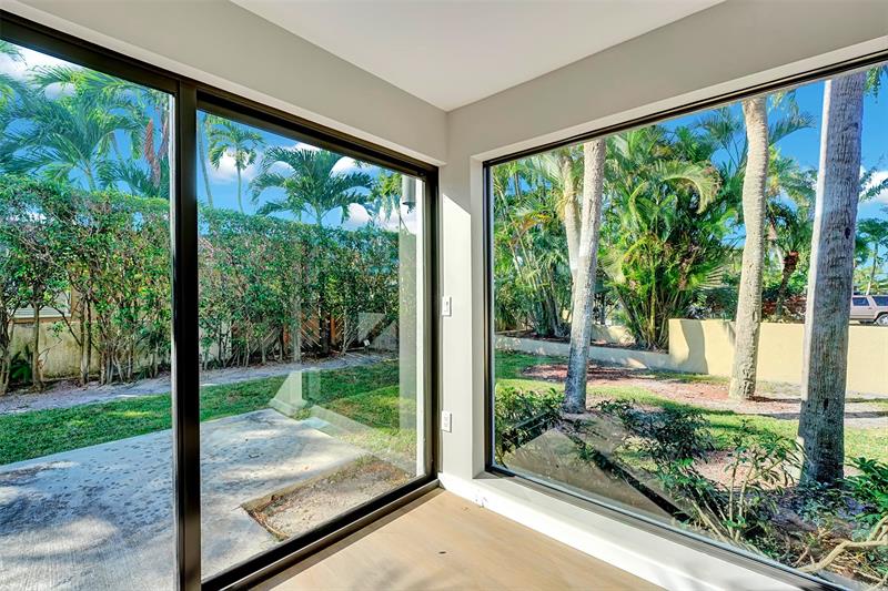 1100 SE 5th Court Pompano Beach FL 33060