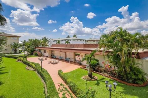 5300 Washington Street Hollywood FL 33021