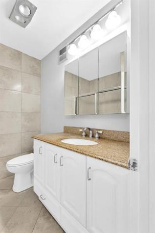 5300 Washington Street Hollywood FL 33021