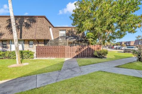 2540 NW 99 Avenue Coral Springs FL 33065