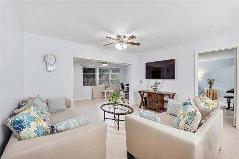 393 Bennington Lane Lake Worth FL 33467