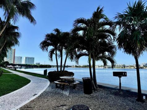 17125 N Bay Road Sunny Isles Beach FL 33160