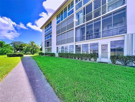 2801 Victoria Way Coconut Creek FL 33066