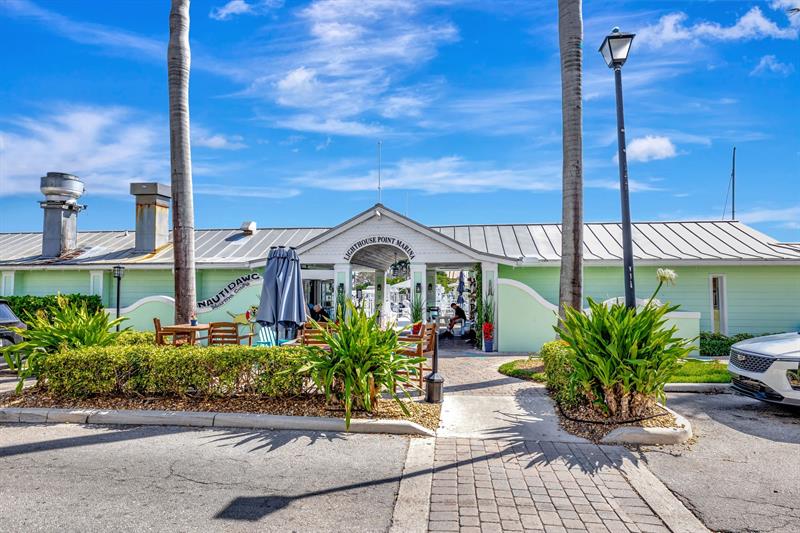 2755 NE 28th Avenue Lighthouse Point FL 33064