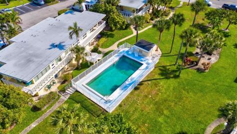 2755 NE 28th Avenue Lighthouse Point FL 33064