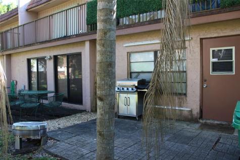 42 S Matador Lane Davie FL 33324