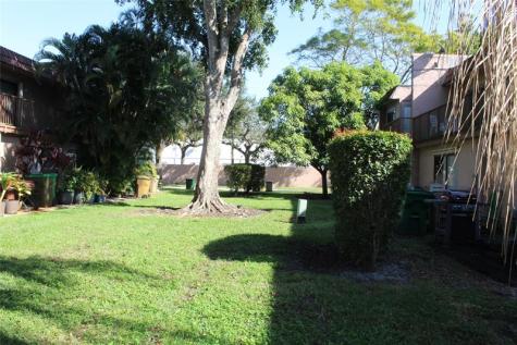 42 S Matador Lane Davie FL 33324