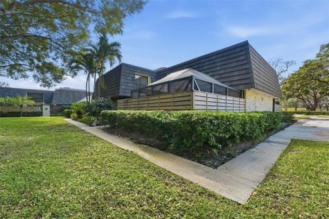 1601 16TH Terrace Palm Beach Gardens FL 33418