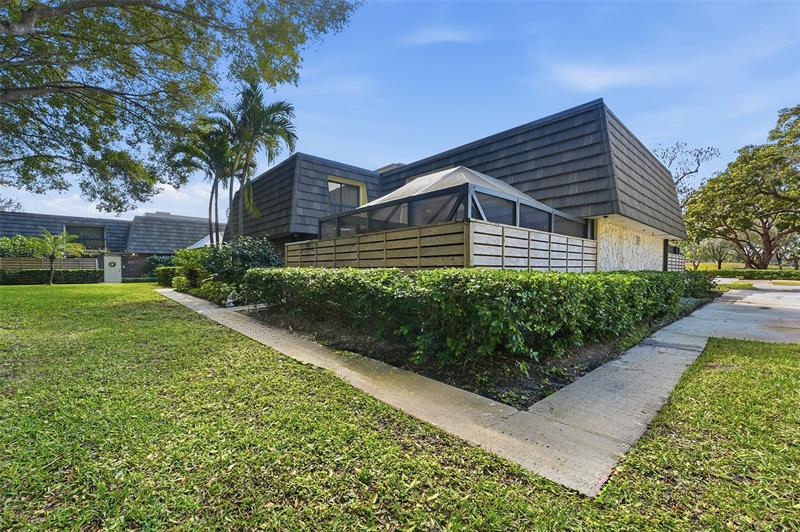 1601 16TH Terrace Palm Beach Gardens FL 33418