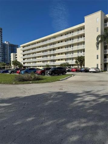 2859 Leonard Drive Aventura FL 33160