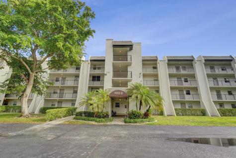 9430 Poinciana Place Davie FL 33324