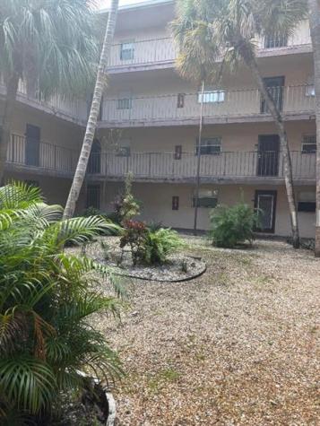 2840 Somerset Drive Lauderdale Lakes FL 33311