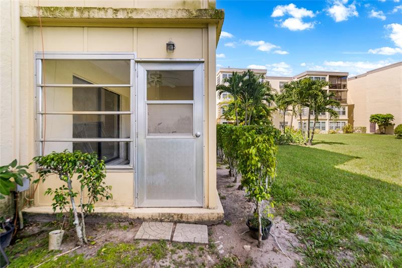 9355 SW 8th Street Boca Raton FL 33428