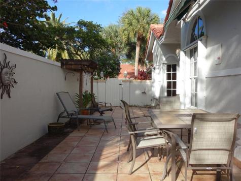 4106 Carriage Drive Pompano Beach FL 33069