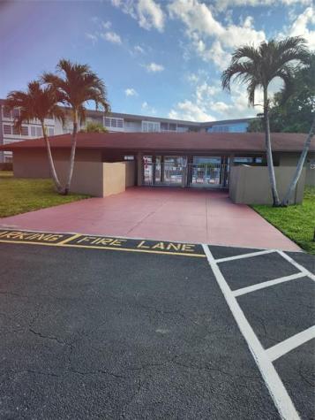 2801 NW 47 Terrace Lauderdale Lakes FL 33313