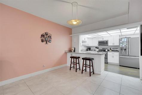 2774 S University Drive Davie FL 33328