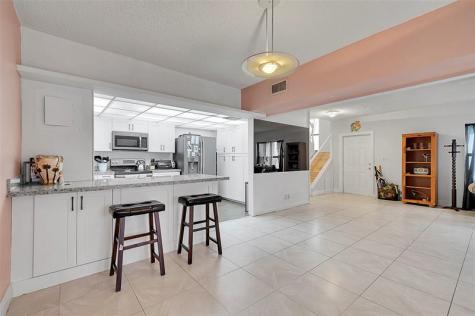 2774 S University Drive Davie FL 33328