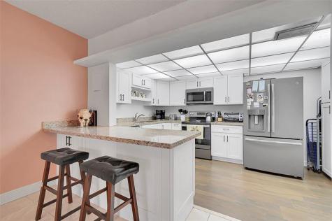 2774 S University Drive Davie FL 33328