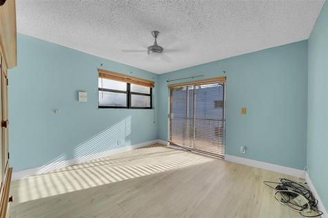 2774 S University Drive Davie FL 33328