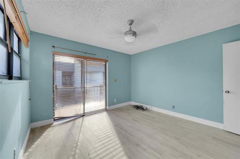 2774 S University Drive Davie FL 33328