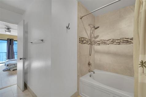 2774 S University Drive Davie FL 33328