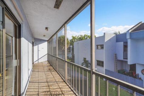 2774 S University Drive Davie FL 33328