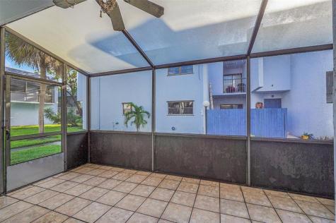 2774 S University Drive Davie FL 33328