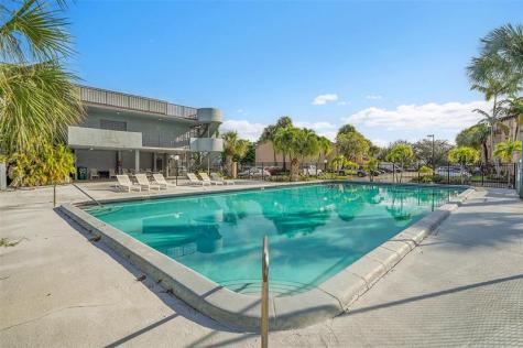 2774 S University Drive Davie FL 33328