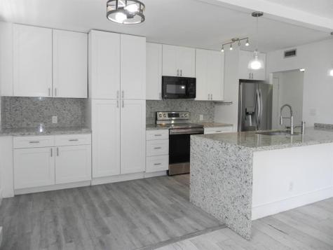 4200 Hillcrest Drive Hollywood FL 33021