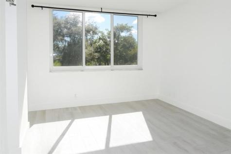 4200 Hillcrest Drive Hollywood FL 33021