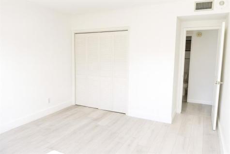 4200 Hillcrest Drive Hollywood FL 33021