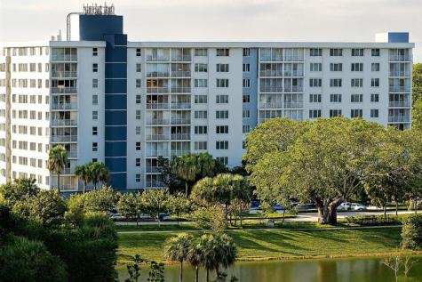 4200 Hillcrest Drive Hollywood FL 33021
