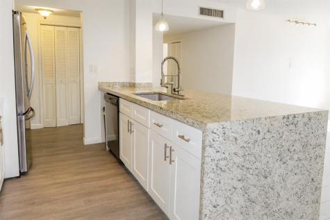 4200 Hillcrest Drive Hollywood FL 33021