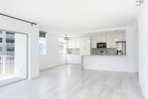 4200 Hillcrest Drive Hollywood FL 33021