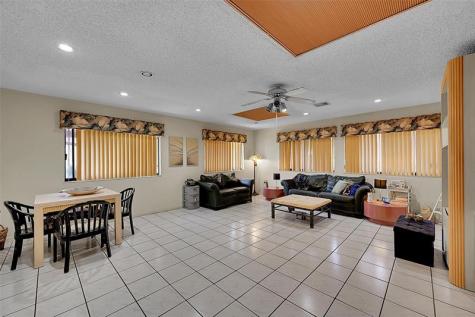 7905 Hibiscus Way Tamarac FL 33321