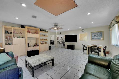 7905 Hibiscus Way Tamarac FL 33321
