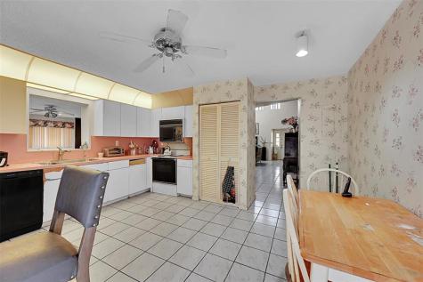 7905 Hibiscus Way Tamarac FL 33321