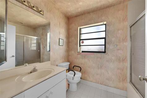 7905 Hibiscus Way Tamarac FL 33321