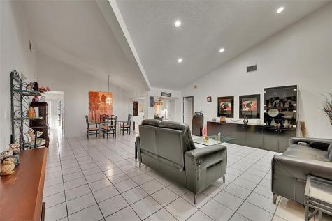 7905 Hibiscus Way Tamarac FL 33321