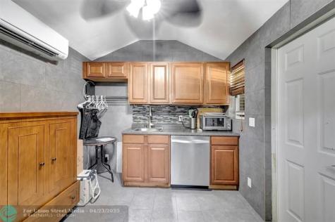 291 N Cortez Drive Margate FL 33068