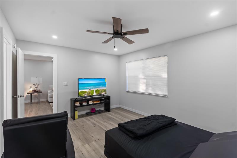 1335 NW 94th Way Coral Springs FL 33071