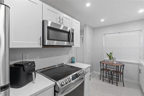 1335 NW 94th Way Coral Springs FL 33071