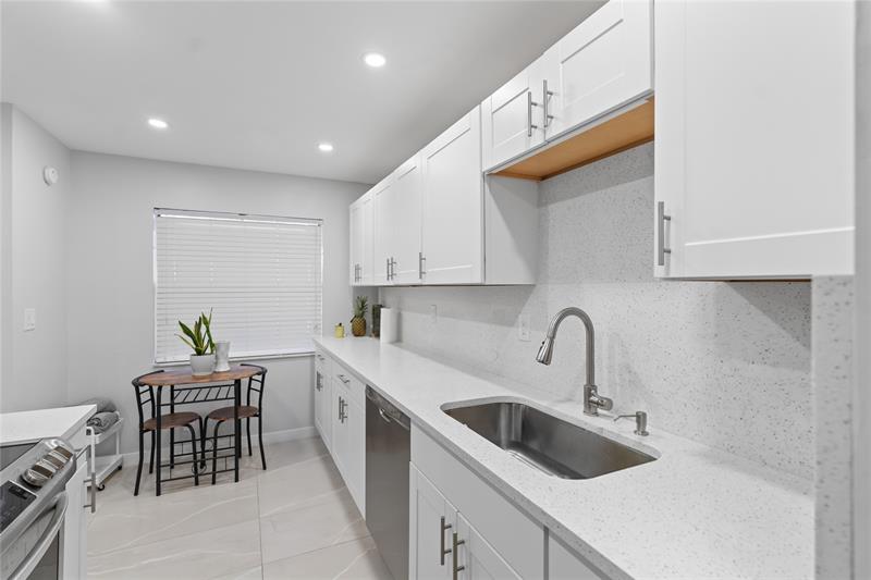 1335 NW 94th Way Coral Springs FL 33071